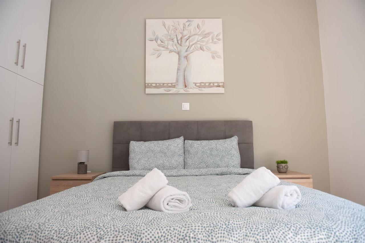 Newly Renovated Flat 500M From Subway Station Daire Atina Dış mekan fotoğraf